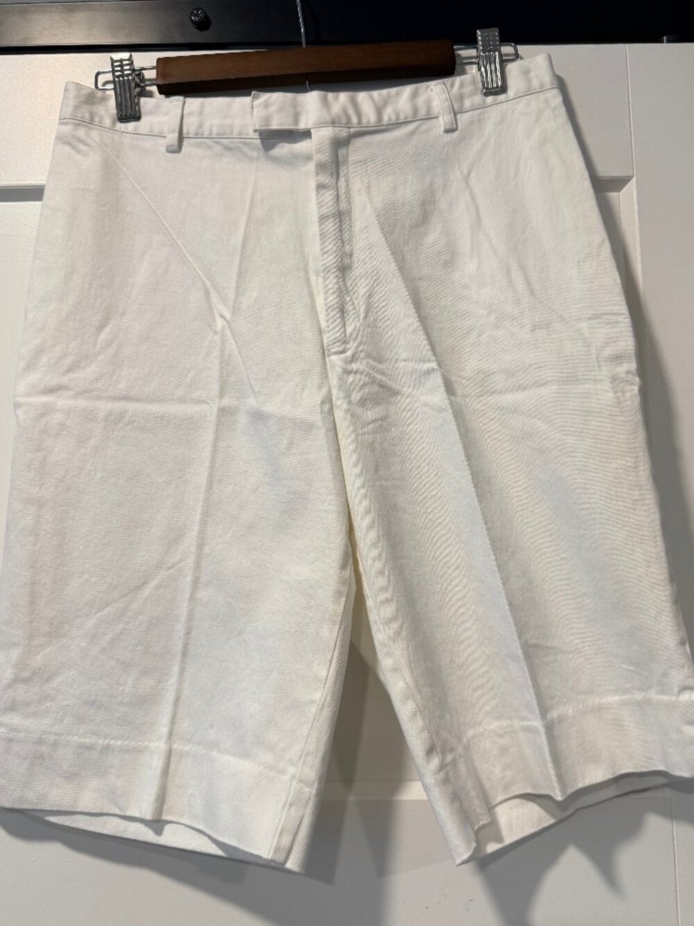 Solutions White Stretch Flat-Front Bermuda Shorts
